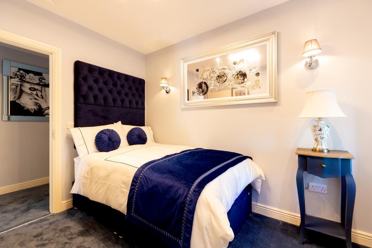 Queens Brook Apartment ナヴァン エクステリア 写真