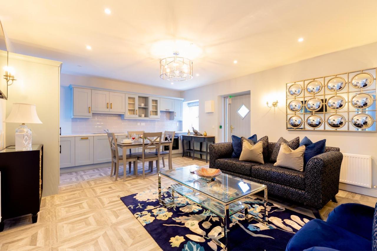 Queens Brook Apartment ナヴァン エクステリア 写真