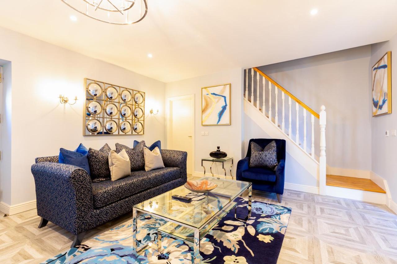 Queens Brook Apartment ナヴァン エクステリア 写真